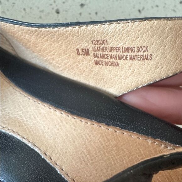 Sofft Black Leather Slingback Heels Covered Toe Comfy Shoes Women’s Size 8.5 GUC - Picture 6 of 12